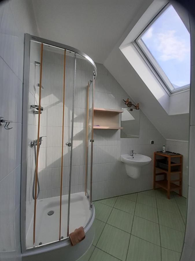 Zielony Zakatek Domki I Pokoje 661-038-537 Polańczyk Exterior foto